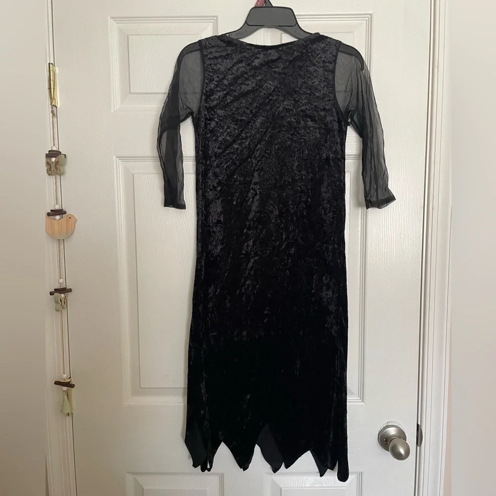 N/A elegant black